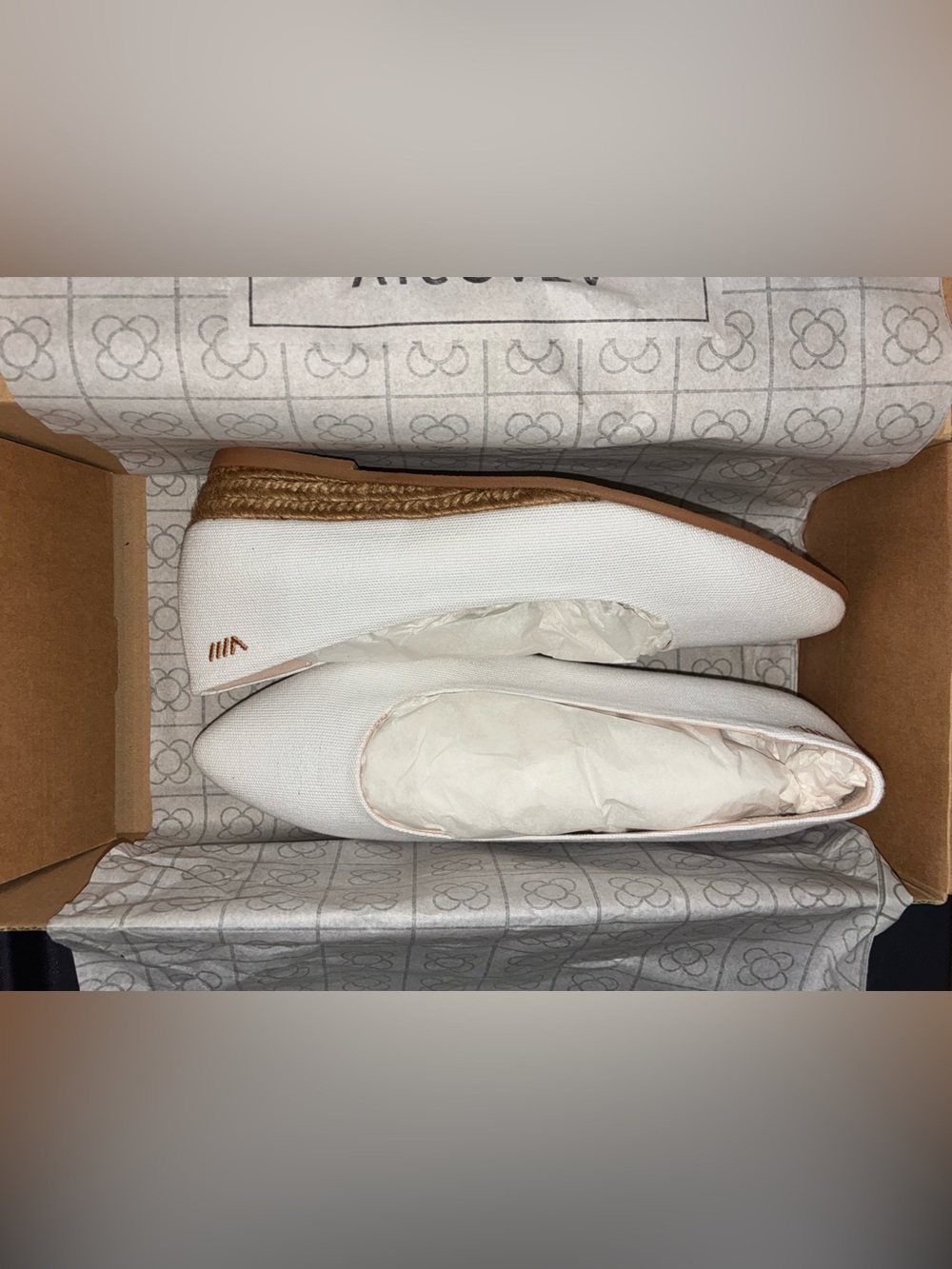 NEW Viscata Rubina Espadrille Flats in White Canvas For Women's Size 6.5